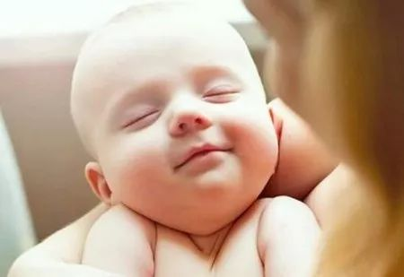 孩子出生后前三天，产妈做好这4件事，宝宝生长发育才不掉队
